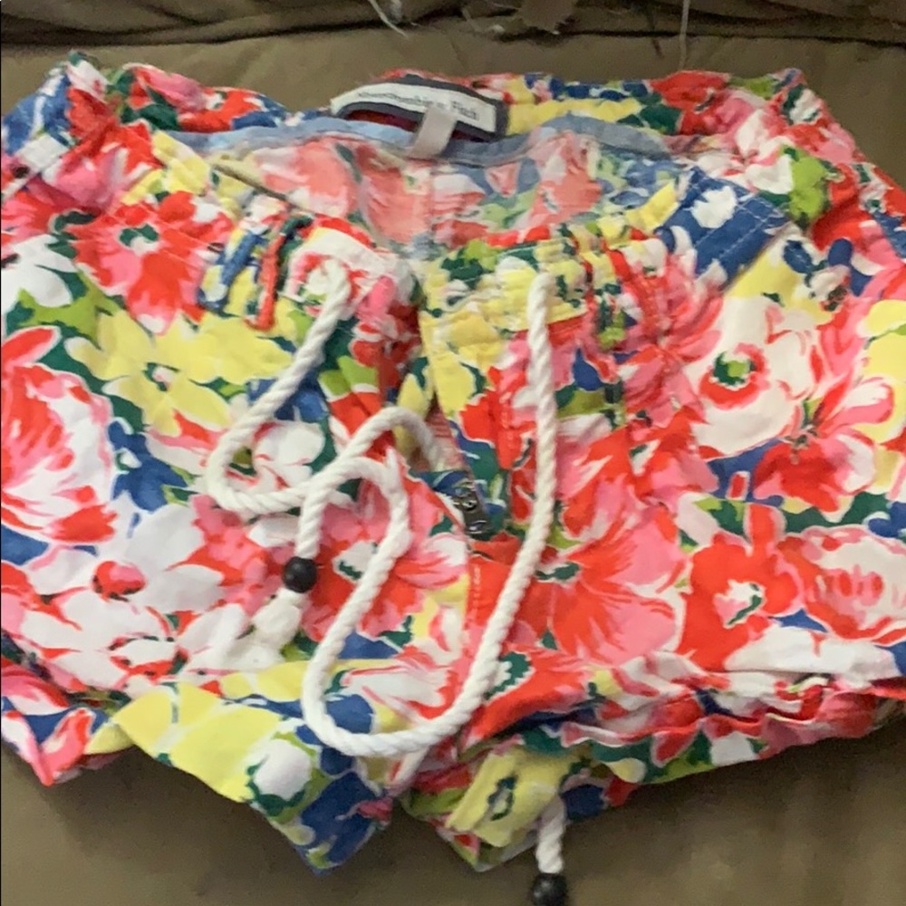 Abercrombie and Fitch adorable multi color shorts